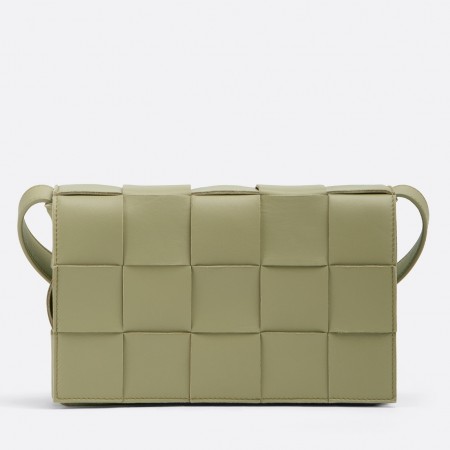 Bottega Veneta Cassett Bag In Travertine Intrecciato Lambskin