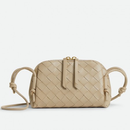 Bottega Veneta Concert Pouch in Beige Intrecciato Lambskin