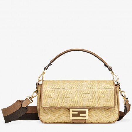 Fendi Baguette Medium Bag In Natural Straw