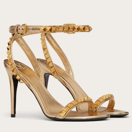 Valentino Rockstud No Limit Sandal 100mm In Gold Metallic Nappa