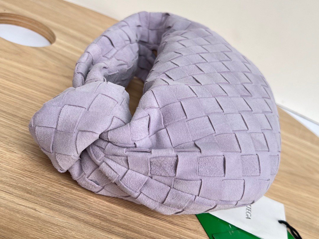 bo*te*ga Ve*ne*ta bv jodie mini bag in lilac intrecciato suede