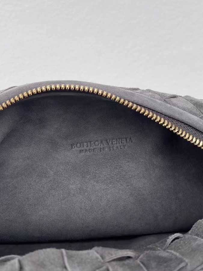 bo*te*ga Ve*ne*ta bv jodie teen bag in thunder suede calfskin
