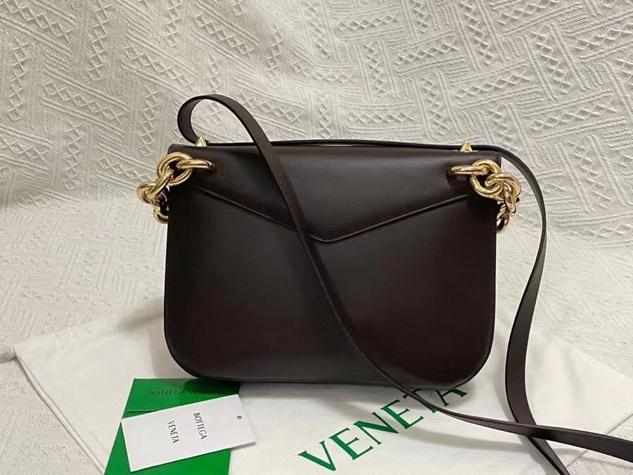 bo*te*ga Ve*ne*ta mount medium envelope bag in fondant calfskin
