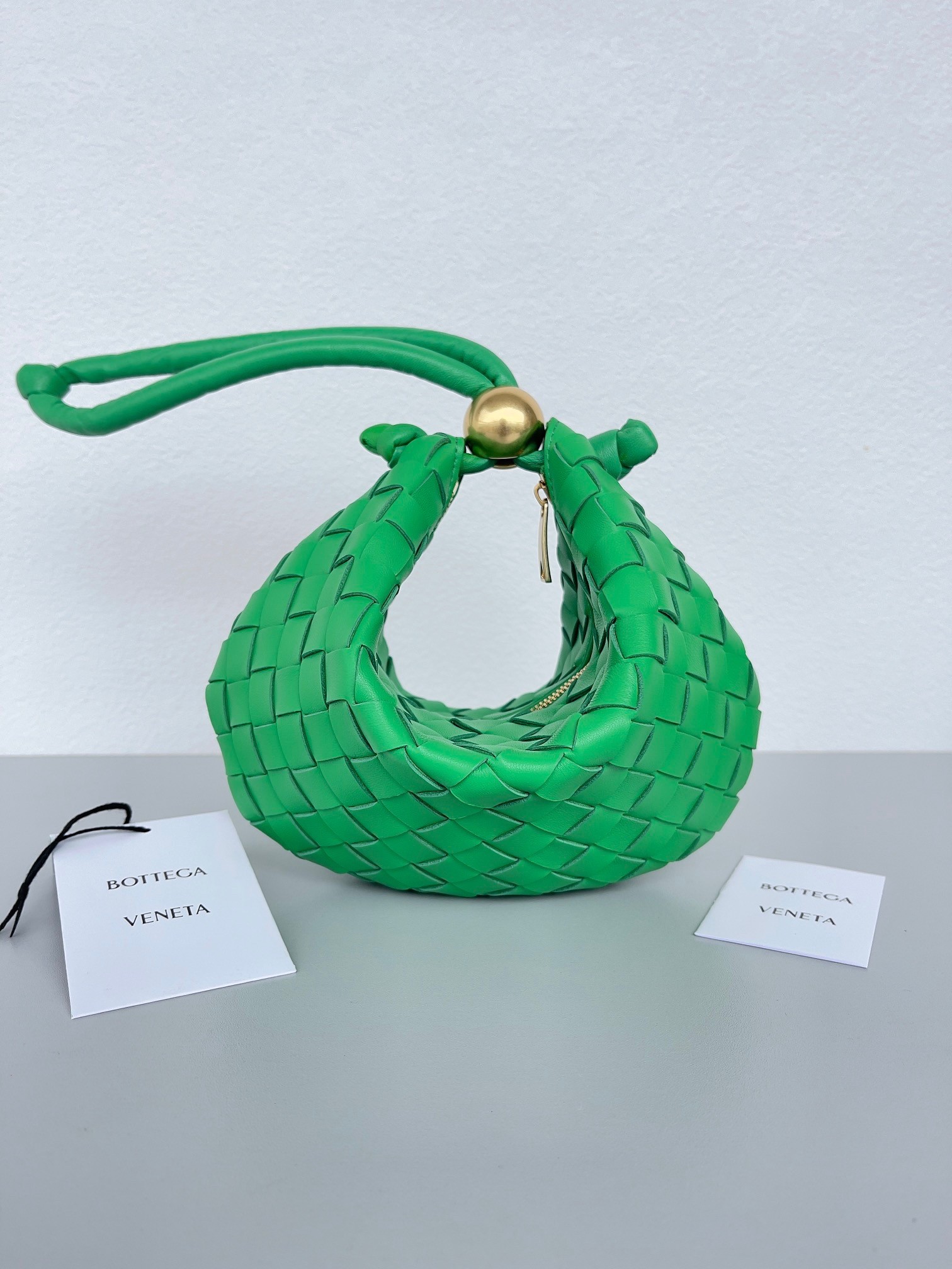 bo*te*ga Ve*ne*ta turn bag in green intrecciato lambskin