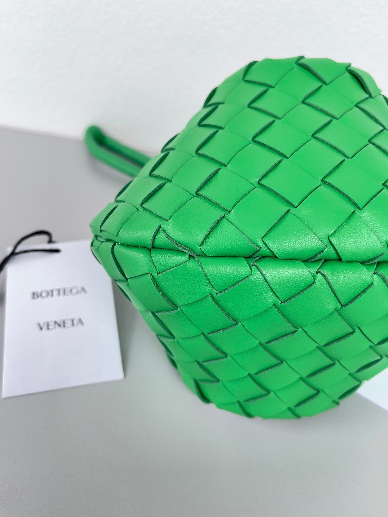 bo*te*ga Ve*ne*ta turn bag in green intrecciato lambskin