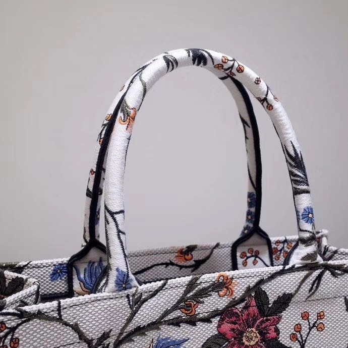 D*or small book tote in multicolor rosa mutabilis embroidery