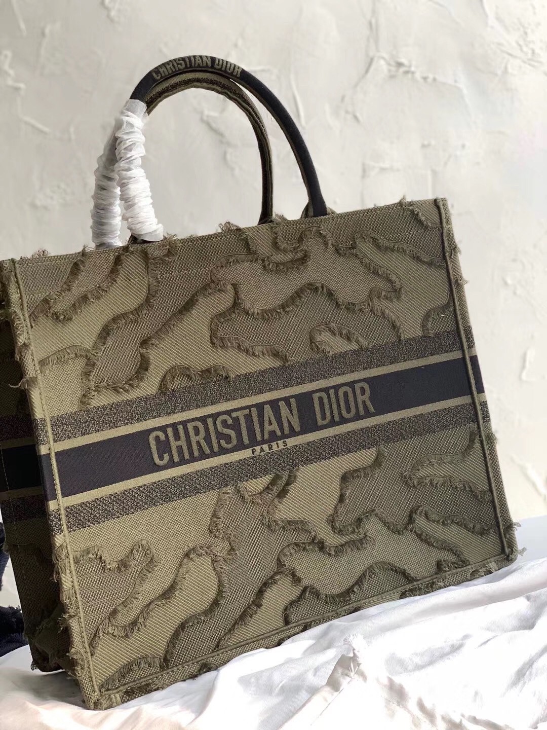 D*or book tote bag in green camouflage embroidered canvas