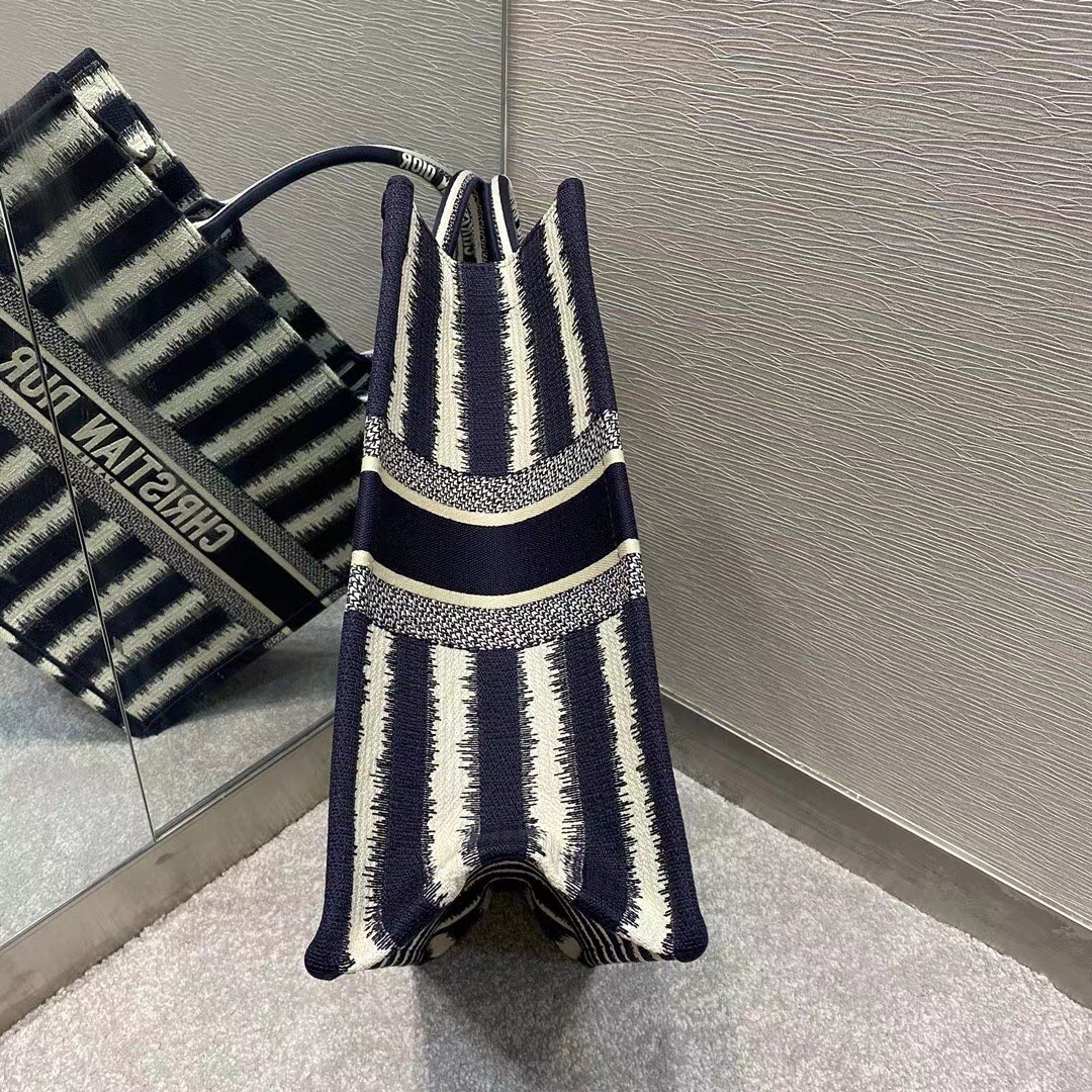 D*or book tote bag in blue stripes embroidery