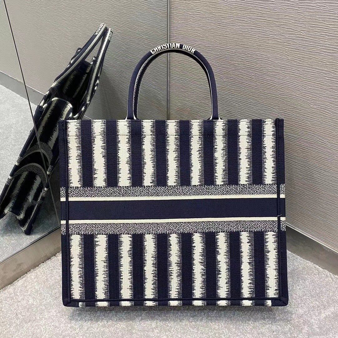D*or book tote bag in blue stripes embroidery
