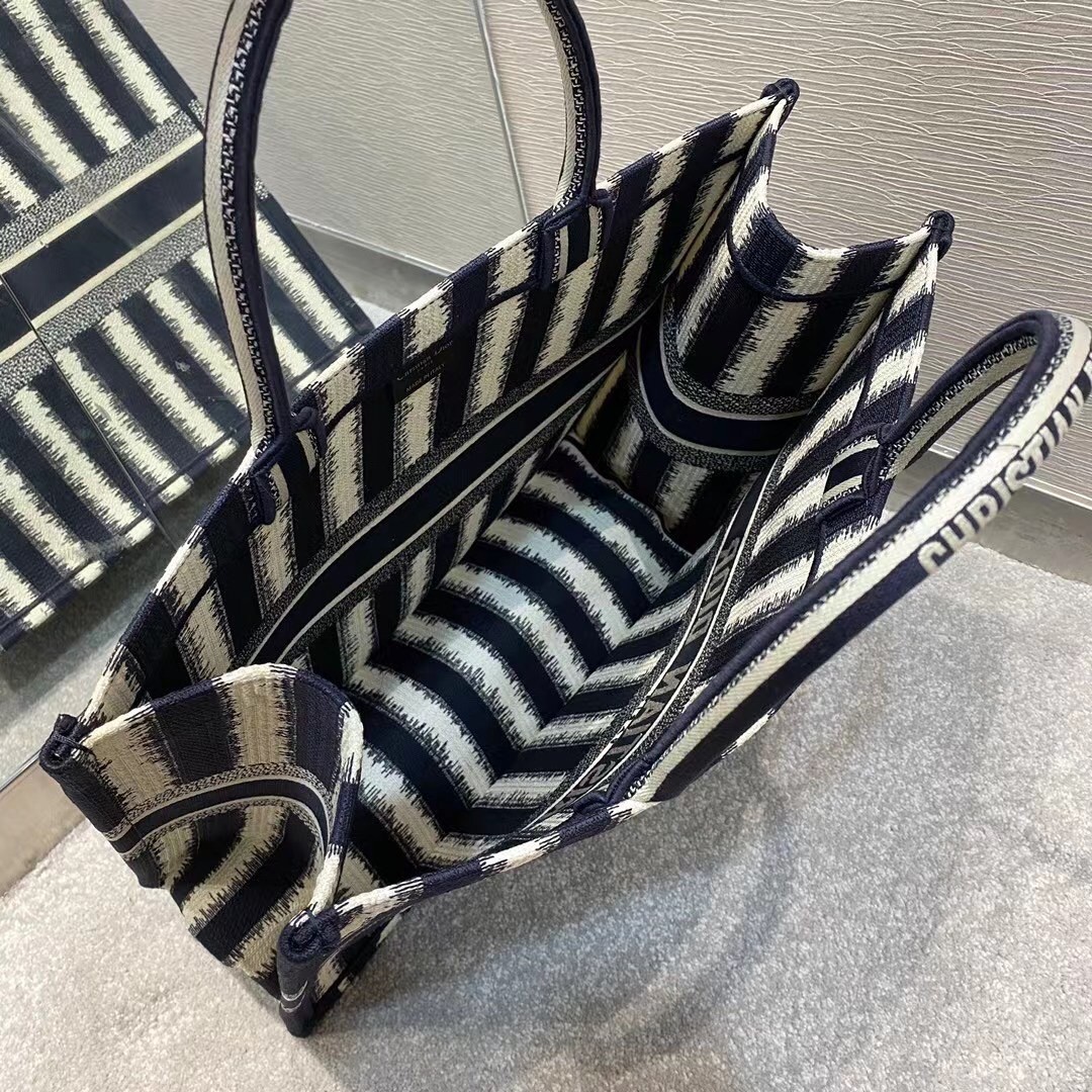 D*or book tote bag in blue stripes embroidery