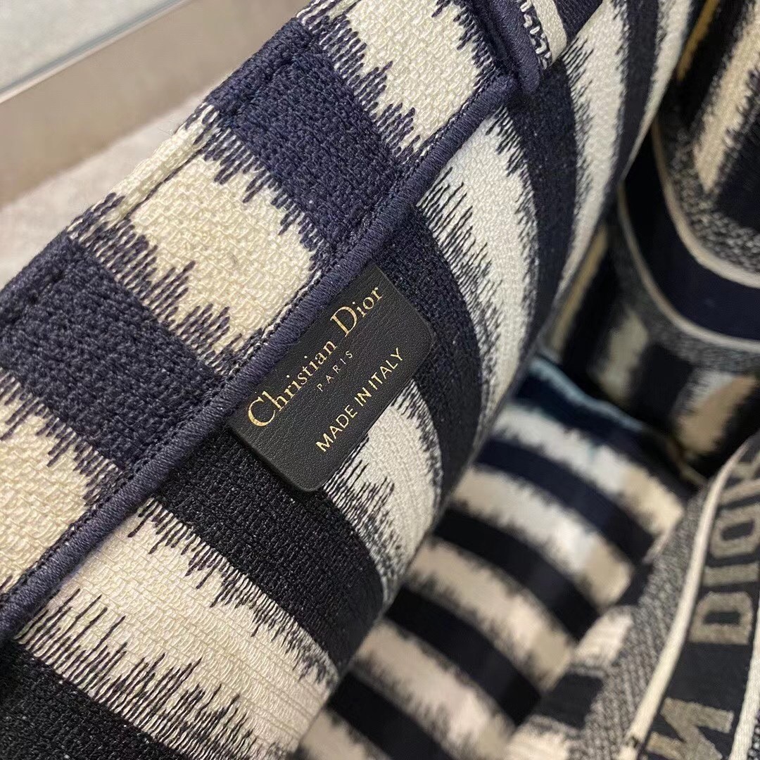 D*or book tote bag in blue stripes embroidery