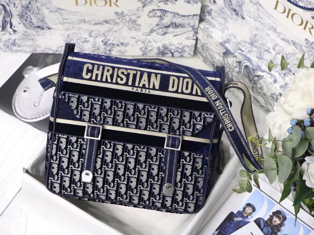D*or D*orcamp messenger bag in blue oblique embroidered velvet