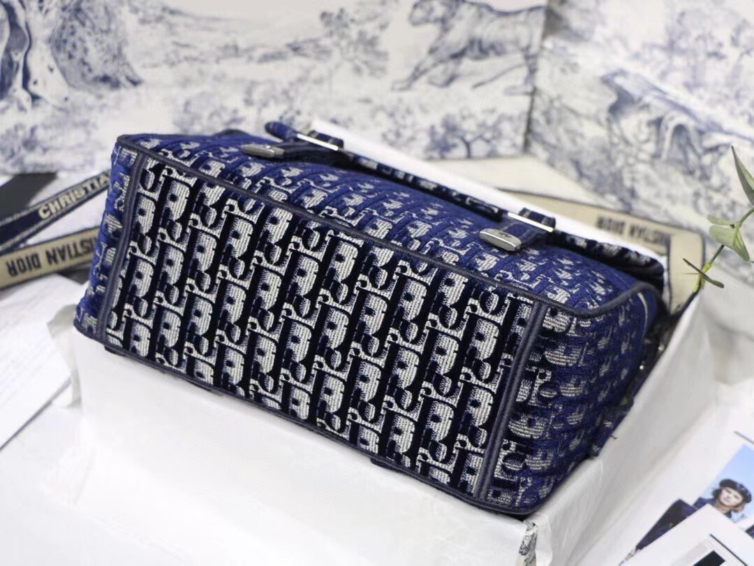 D*or D*orcamp messenger bag in blue oblique embroidered velvet