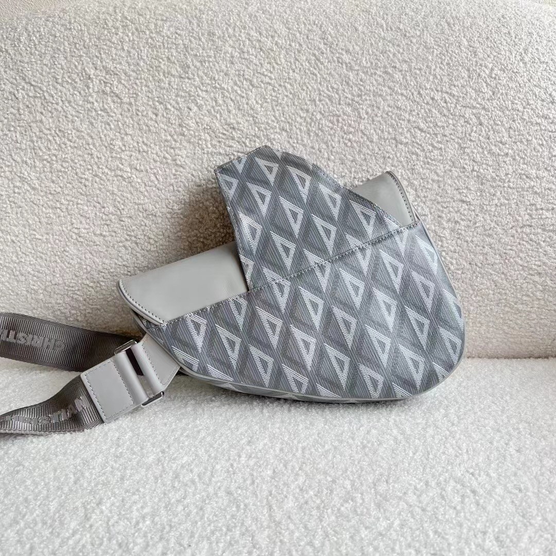 Dior CD Diamond Saddle bag grey CD and LV Sweater blue : r/FashionReps