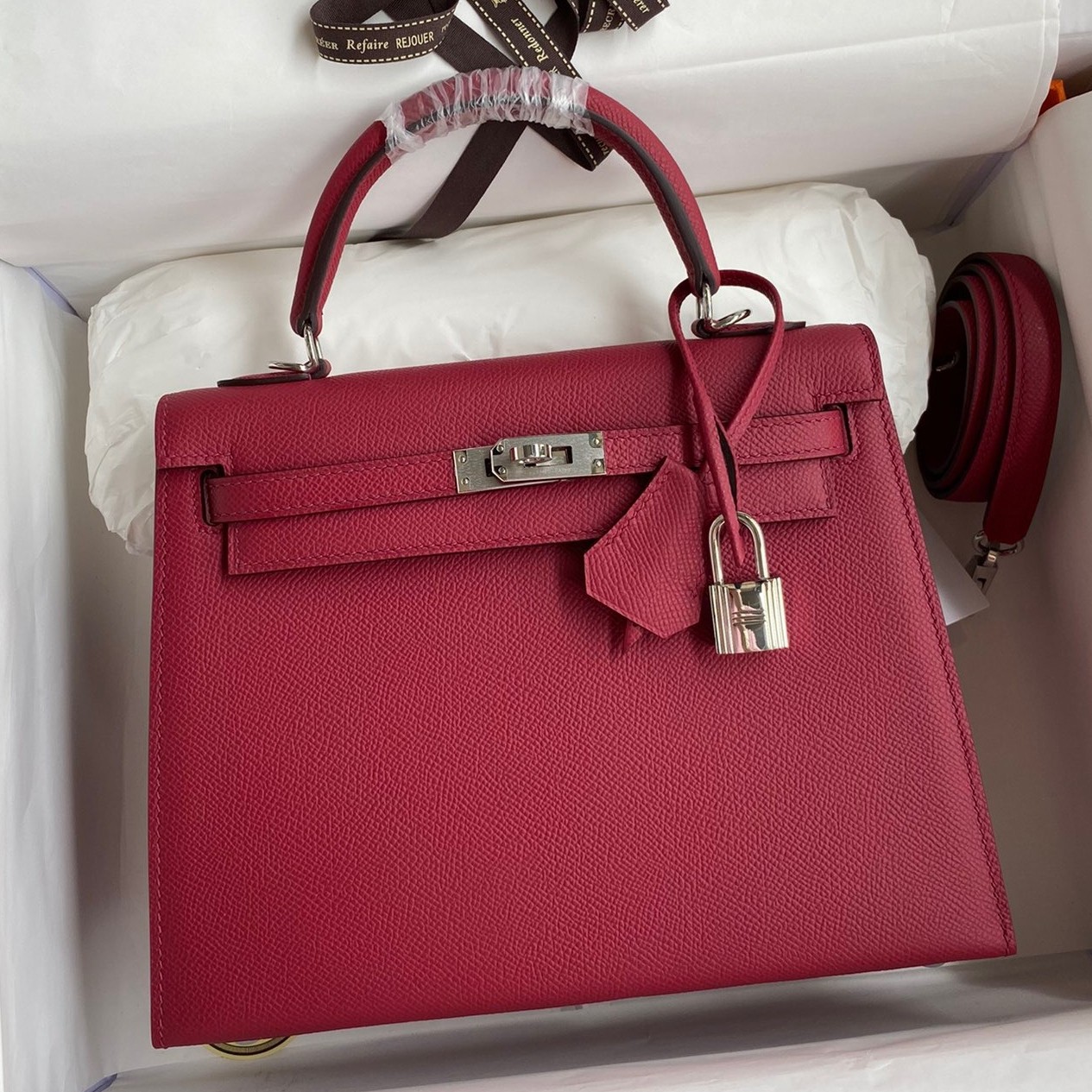 H**mes kelly sellier 25 handmade bag in ruby epsom calfskin