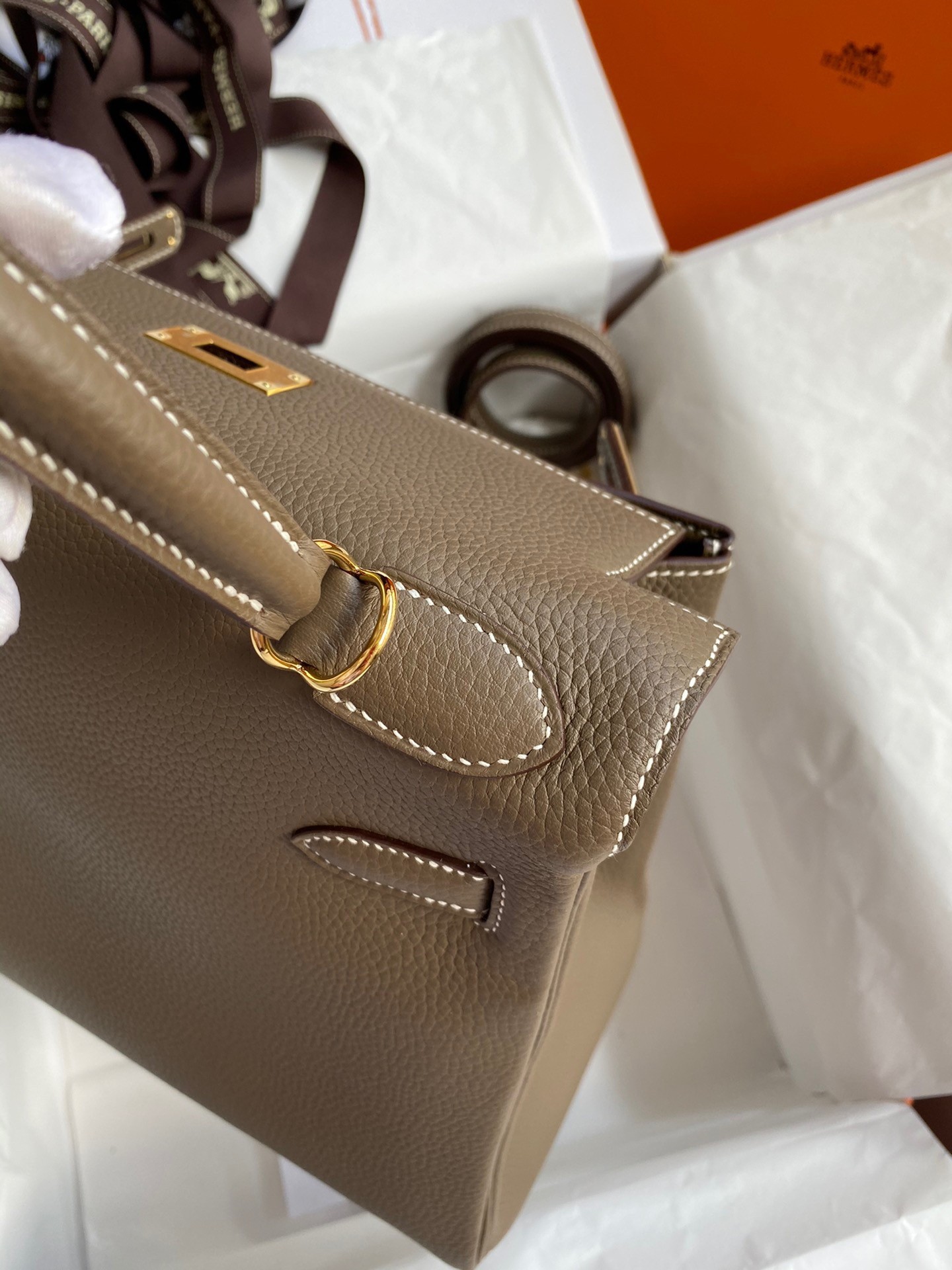 H**mes kelly retourne 28 handmade bag in taupe clemence leather