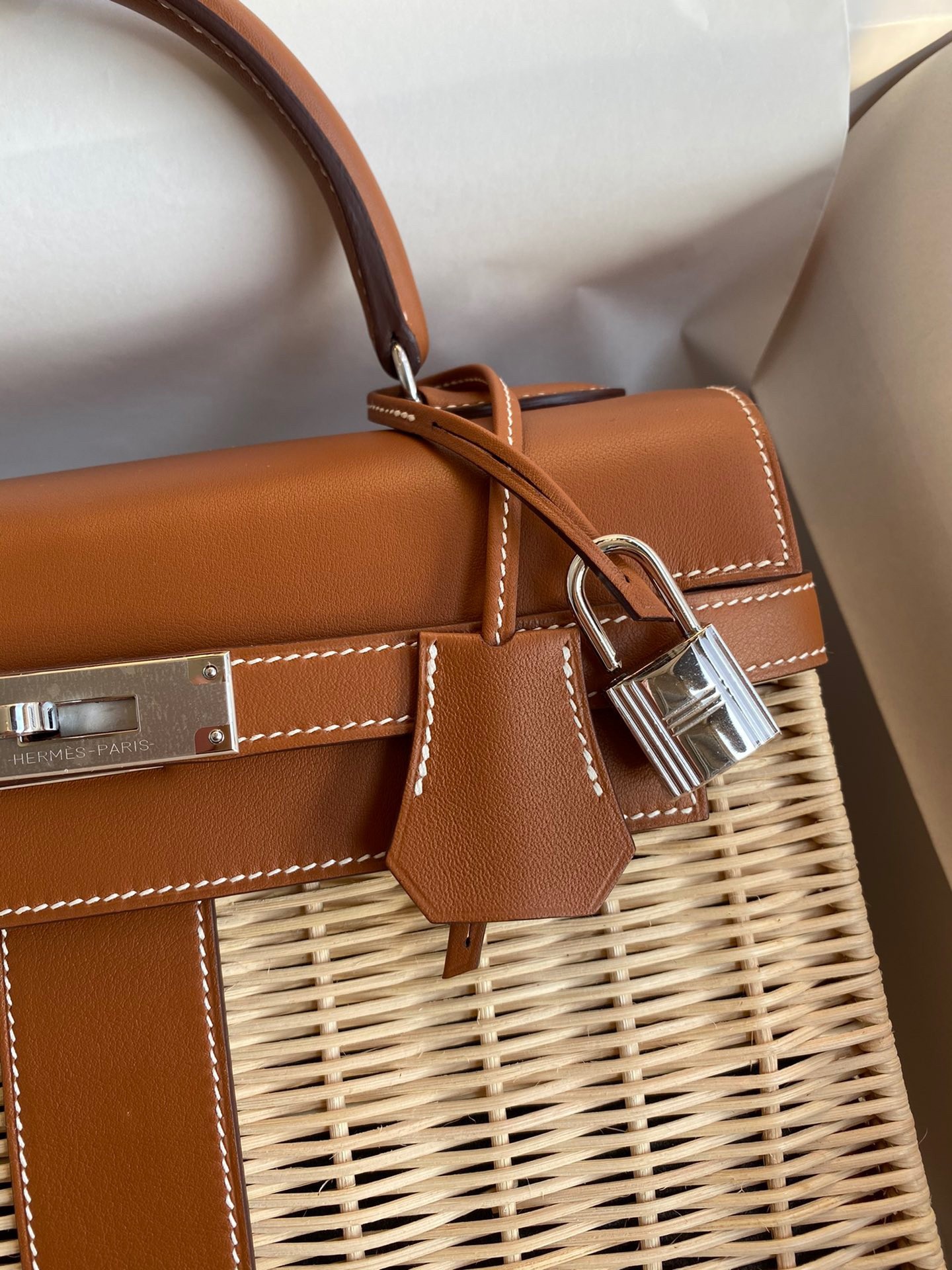 H**mes picnic kelly 28cm bag in wicker with barenia leather