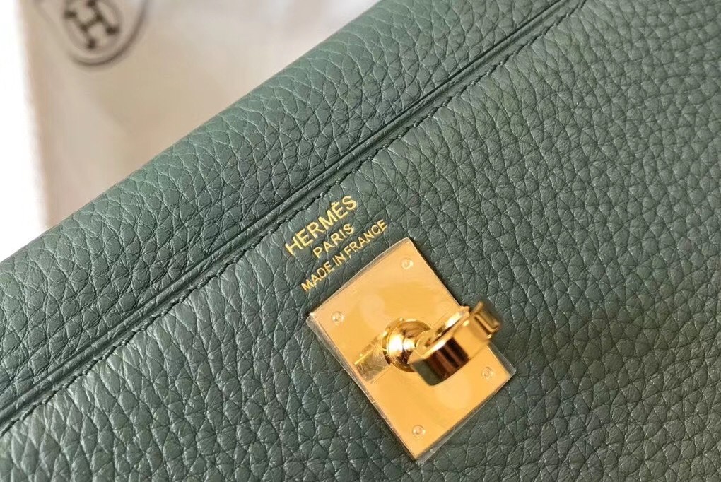 H**mes kelly 25cm retourne bag in vert amande clemence leather