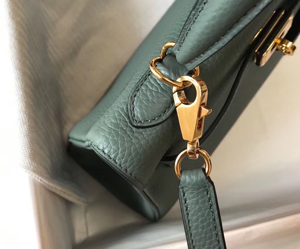 H**mes kelly 25cm retourne bag in vert amande clemence leather