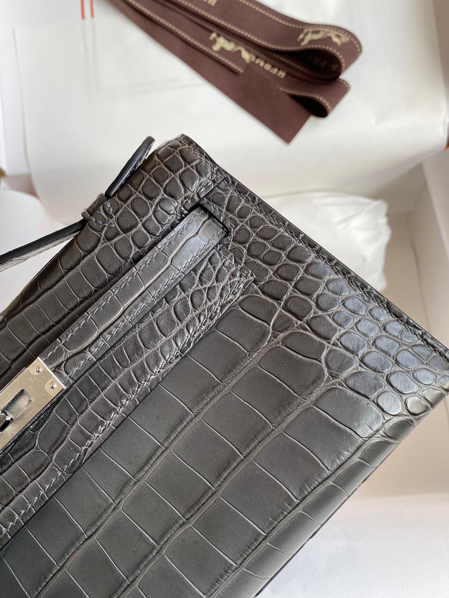 H**mes kelly pochette handmade bag in graphite matte alligator leather