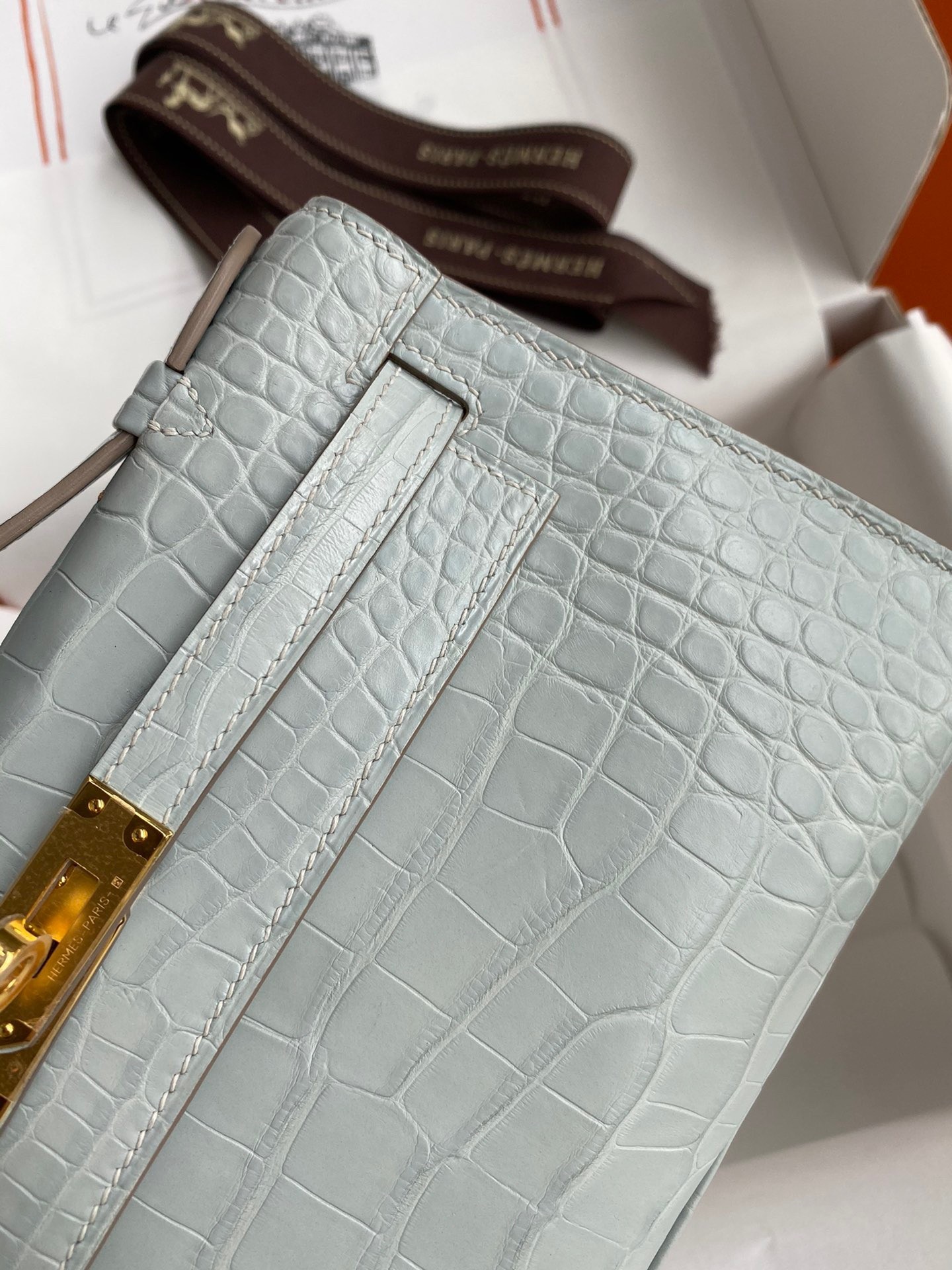 H**mes kelly pochette handmade bag in pearl grey matte alligator leather