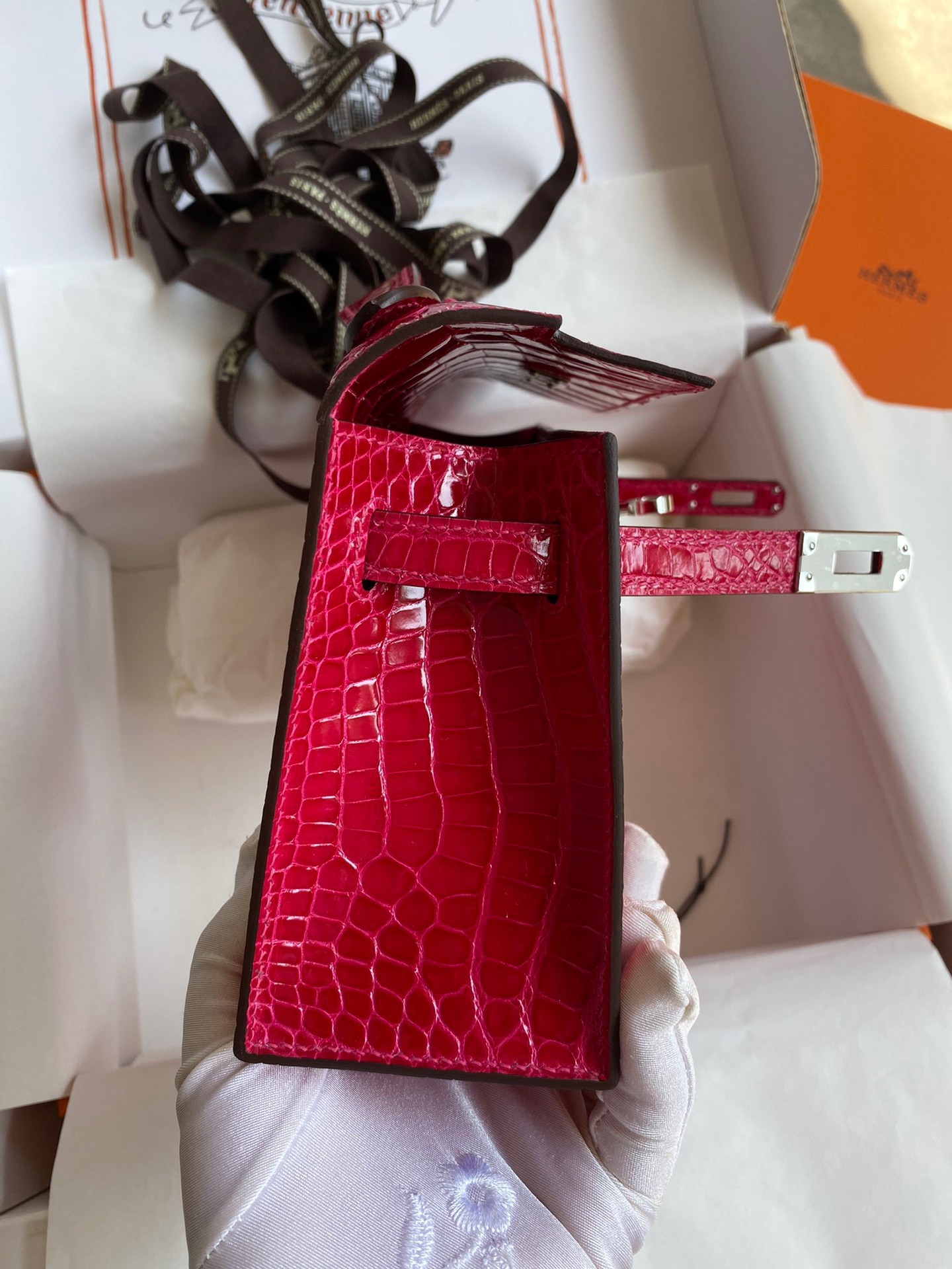 H**mes kelly pochette handmade bag in rose extreme shiny alligator leather