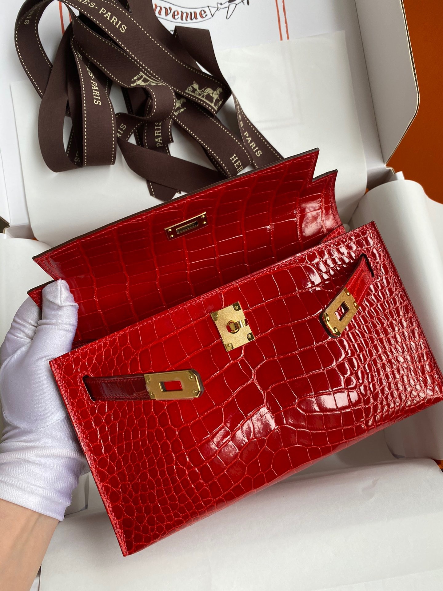 H**mes kelly pochette handmade bag in red shiny alligator leather