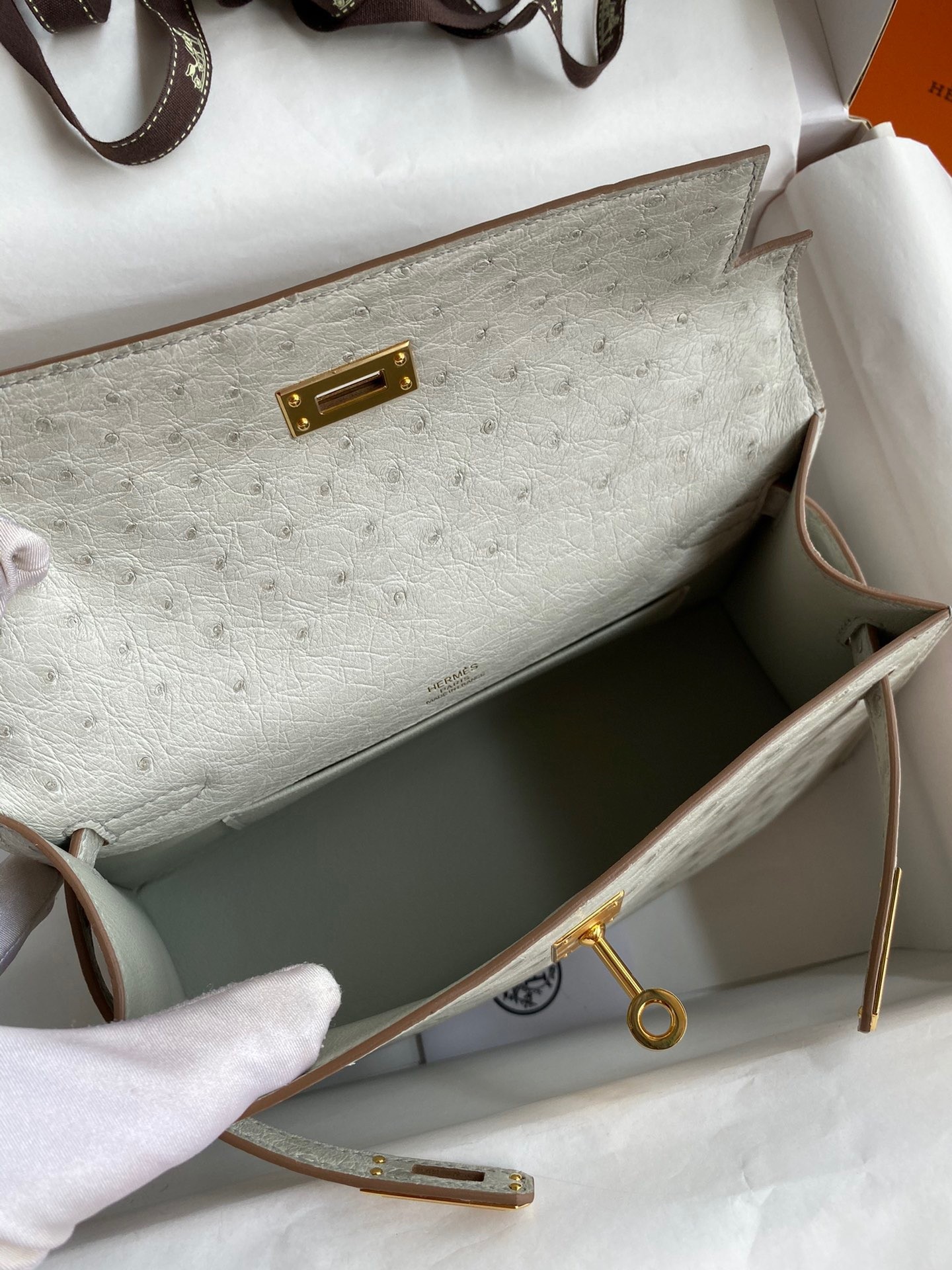 H**mes kelly pochette handmade bag in pearl grey ostrich leather