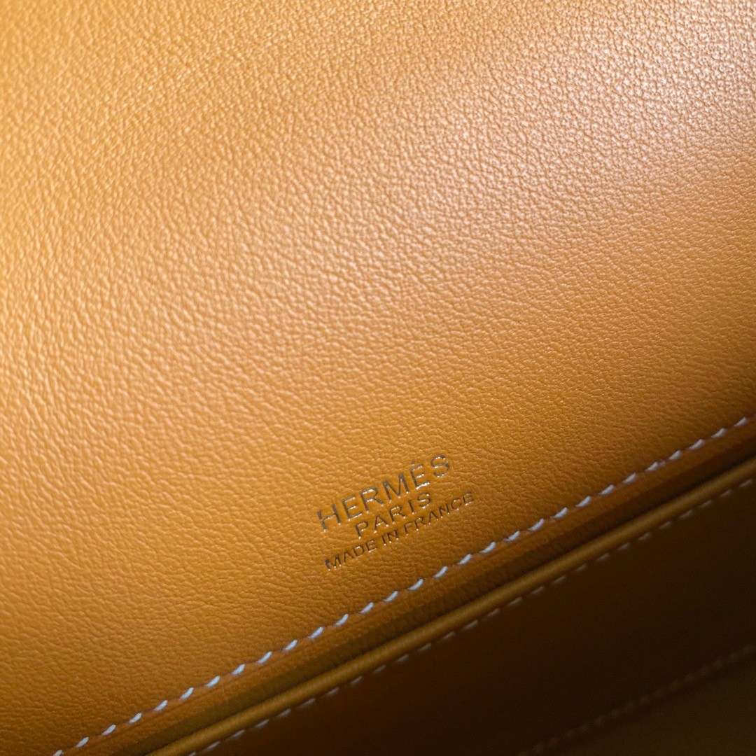 H**mes kelly pochette handmade bag in gold swift calfskin