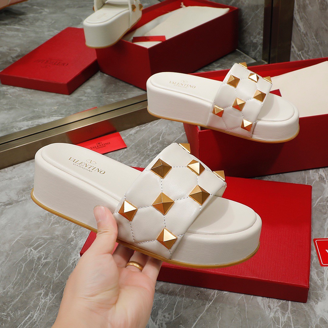 Valentino Roman Stud Flatform Slides In White Nappa Leather