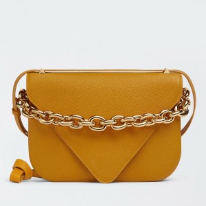 Bottega Veneta Mount Medium Envelope Bag In Cob Leather