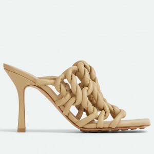 Bottega Veneta Stretch Twist Sandals In Beige Lambskin