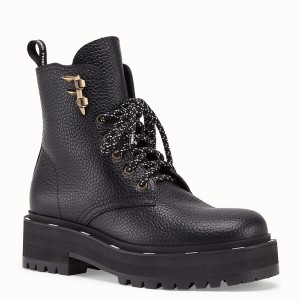 Fendi FFreedom Ankle Boots In Black Grained Leather