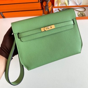 Hermes Kelly Depeches 25 Pouch in Vert Criquet Epsom Calfskin 