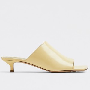 Bottega Veneta Stretch Mules 40mm In Beige Lambskin