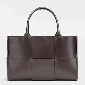 Bottega Veneta Arco Medium Tote In Fondant Intrecciato Lambskin