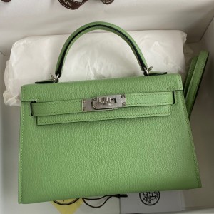 Hermes Kelly Mini II Sellier Handmade Bag In Vert Criquet Chevre Mysore Leather